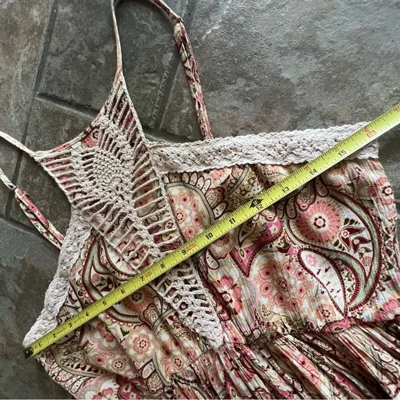 ⭐️ BOGO FREE⭐️ GIMMICKS by Buckle Vintage Boho Paisley Halter To - Picture 7 of 10